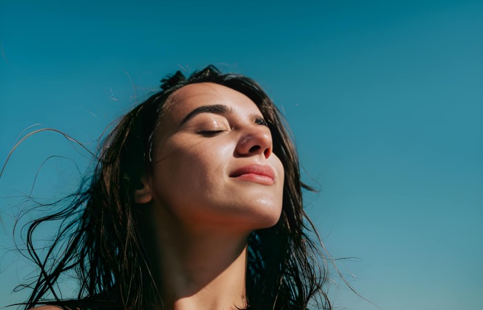 Fashion Outfit styling ideas, seasonal fashion trends, wardrobe essentials, casual and party look guides, modest fashion tips, accessorizing advice, and simple fashion suggestions for everyday wear.